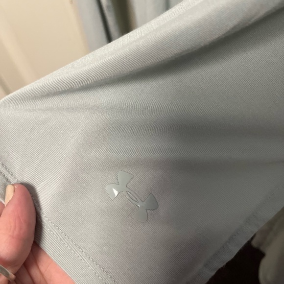 🚨CLEARANCE B1123-2 Under Armour, long sleeve tee, Medium - Picture 4 of 5